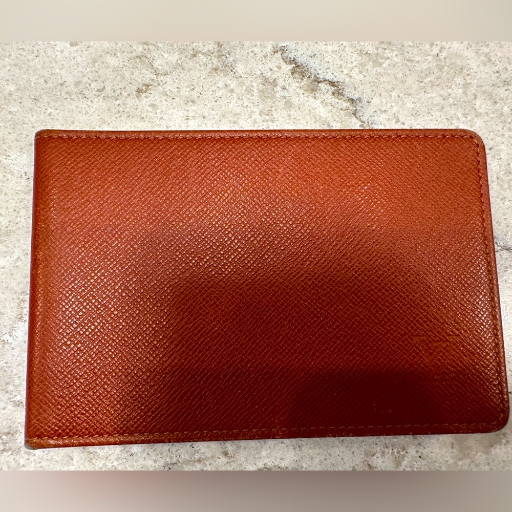 AUTHENTIC Luis Vuitton Brown Taiga Card Holder